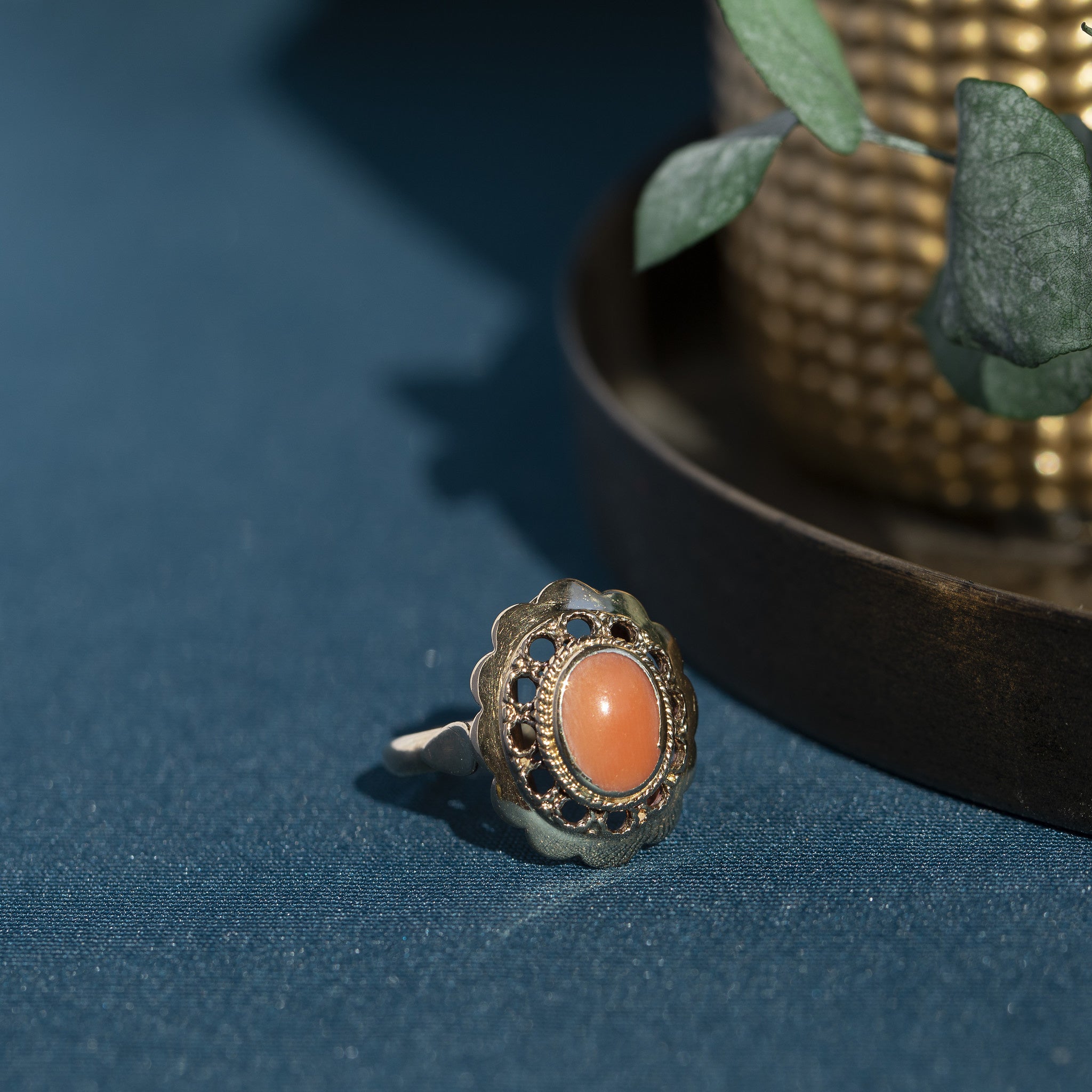 Gold ring with blood coral, 14 kt