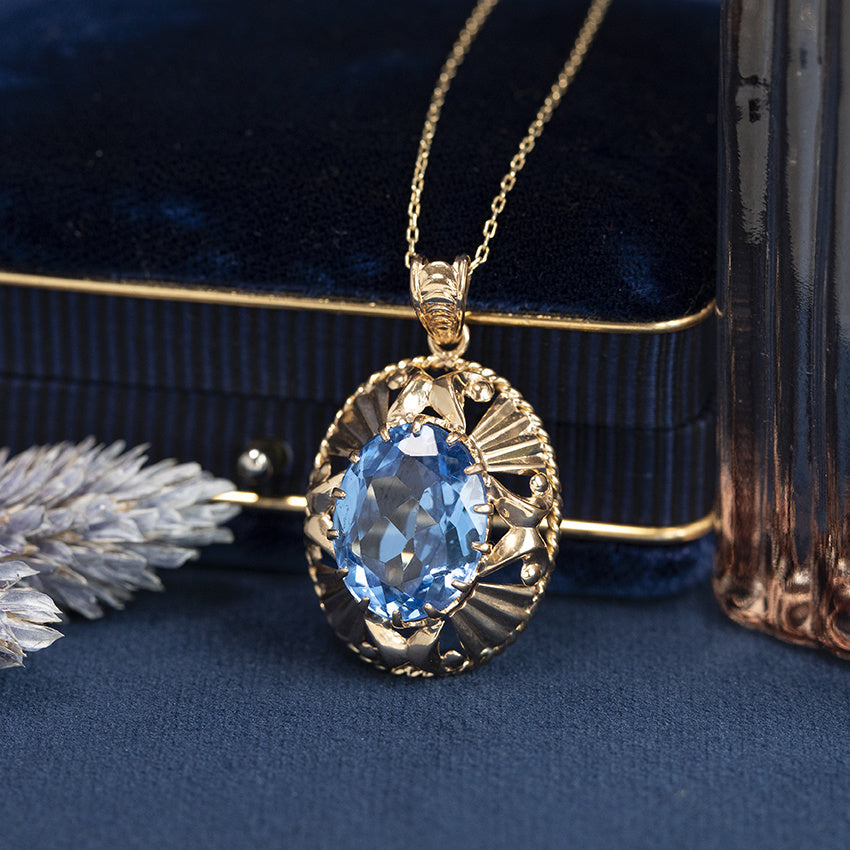 Gouden vintage hanger met spinel 18 kt