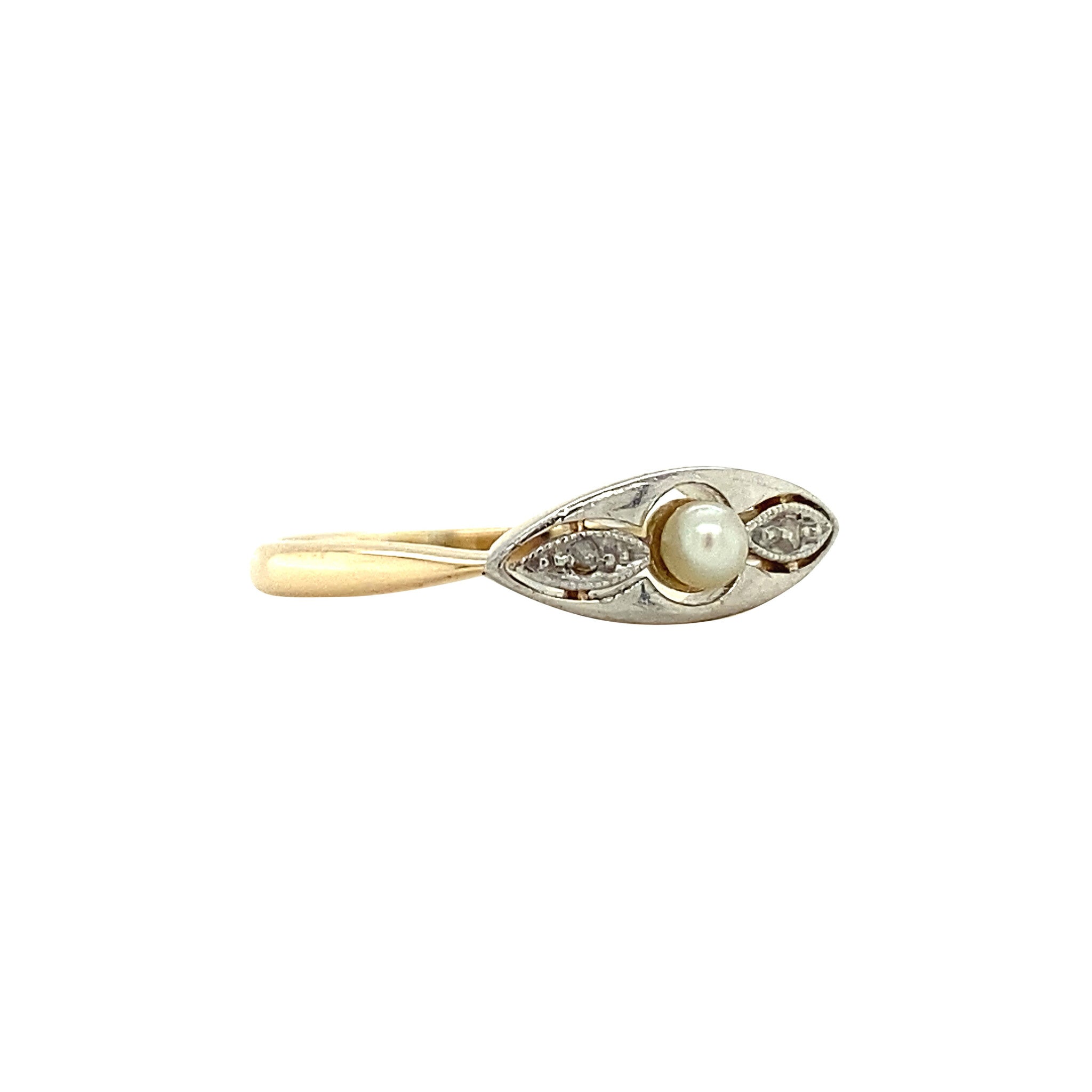 14 kt gold ring with pearl and diamond