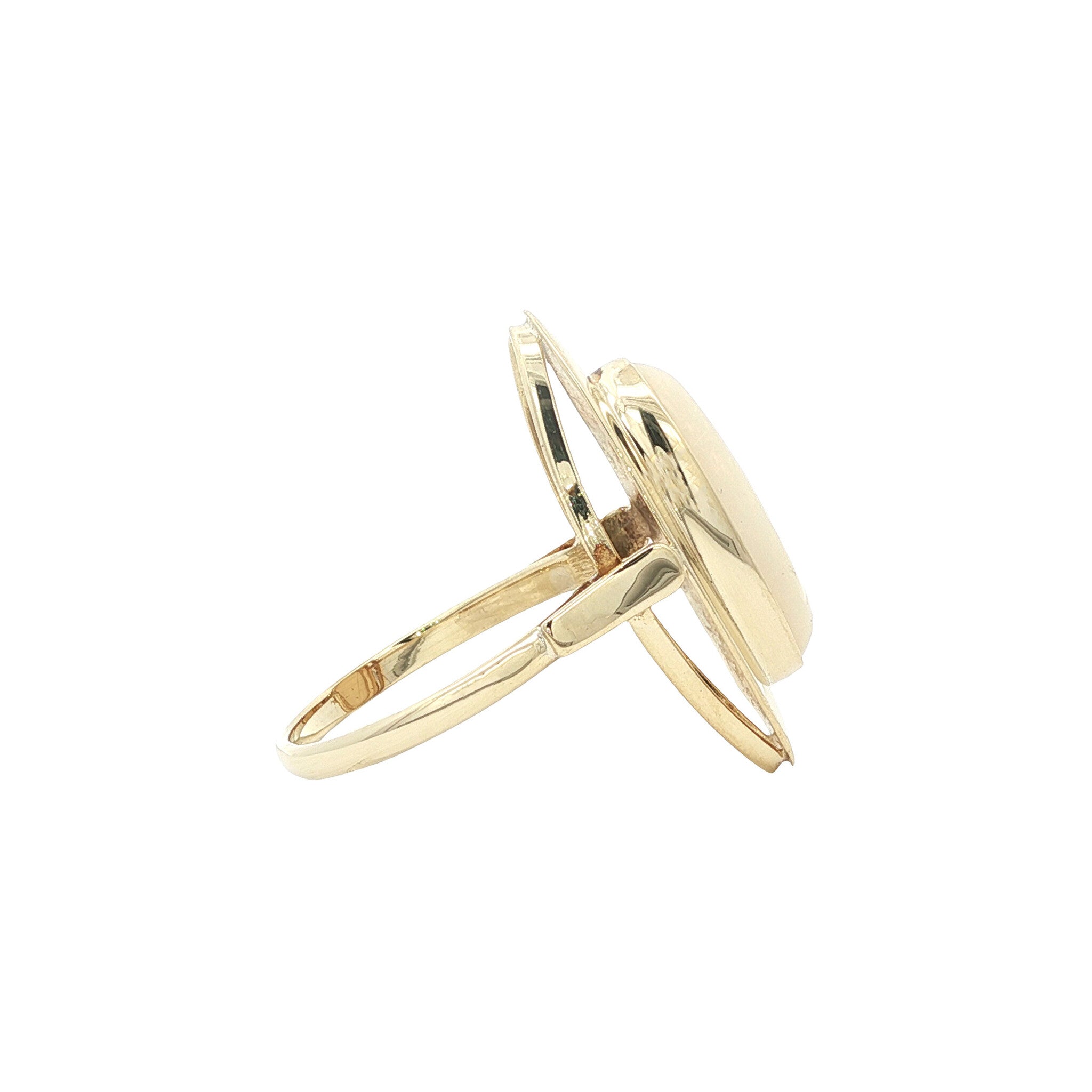 14 kt gold ring with opal
