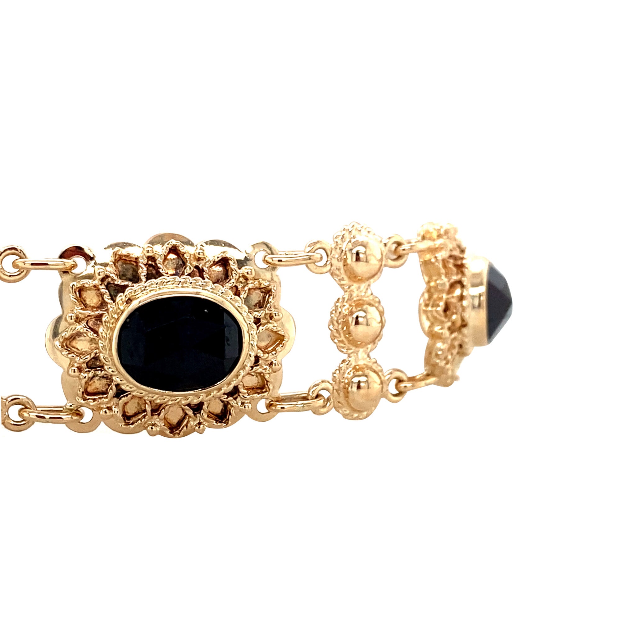 Vintage 14 kt gold bracelet with garnet