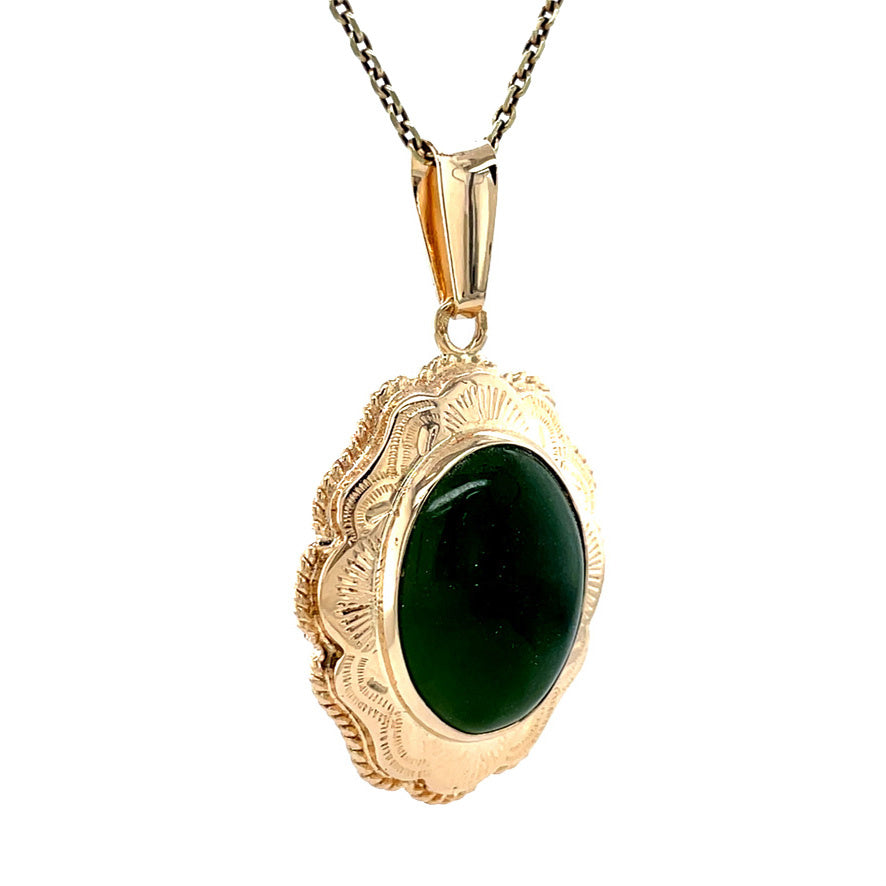 Gouden vintage hanger met nefriet jade 14 krt