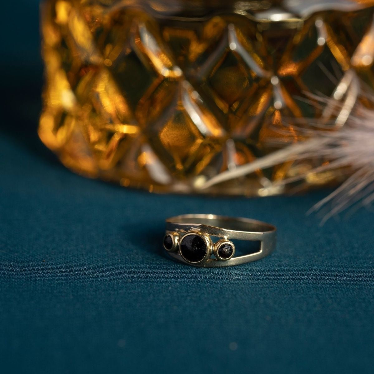 14 kt gold ring with garnet