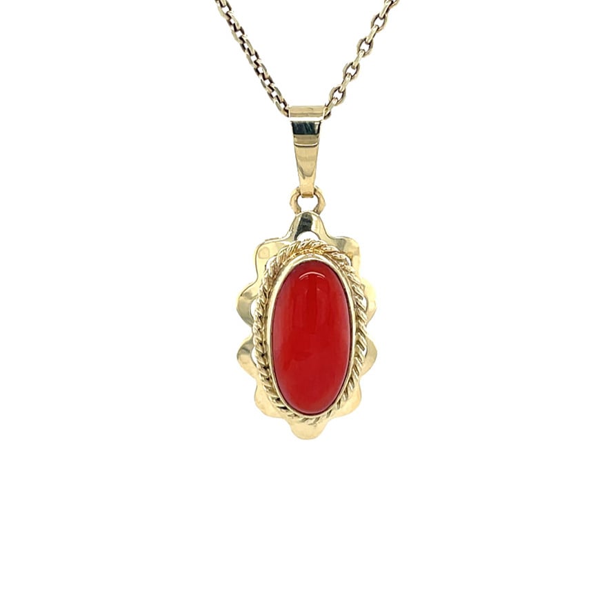 Vintage 14 kt gold pendant with blood coral
