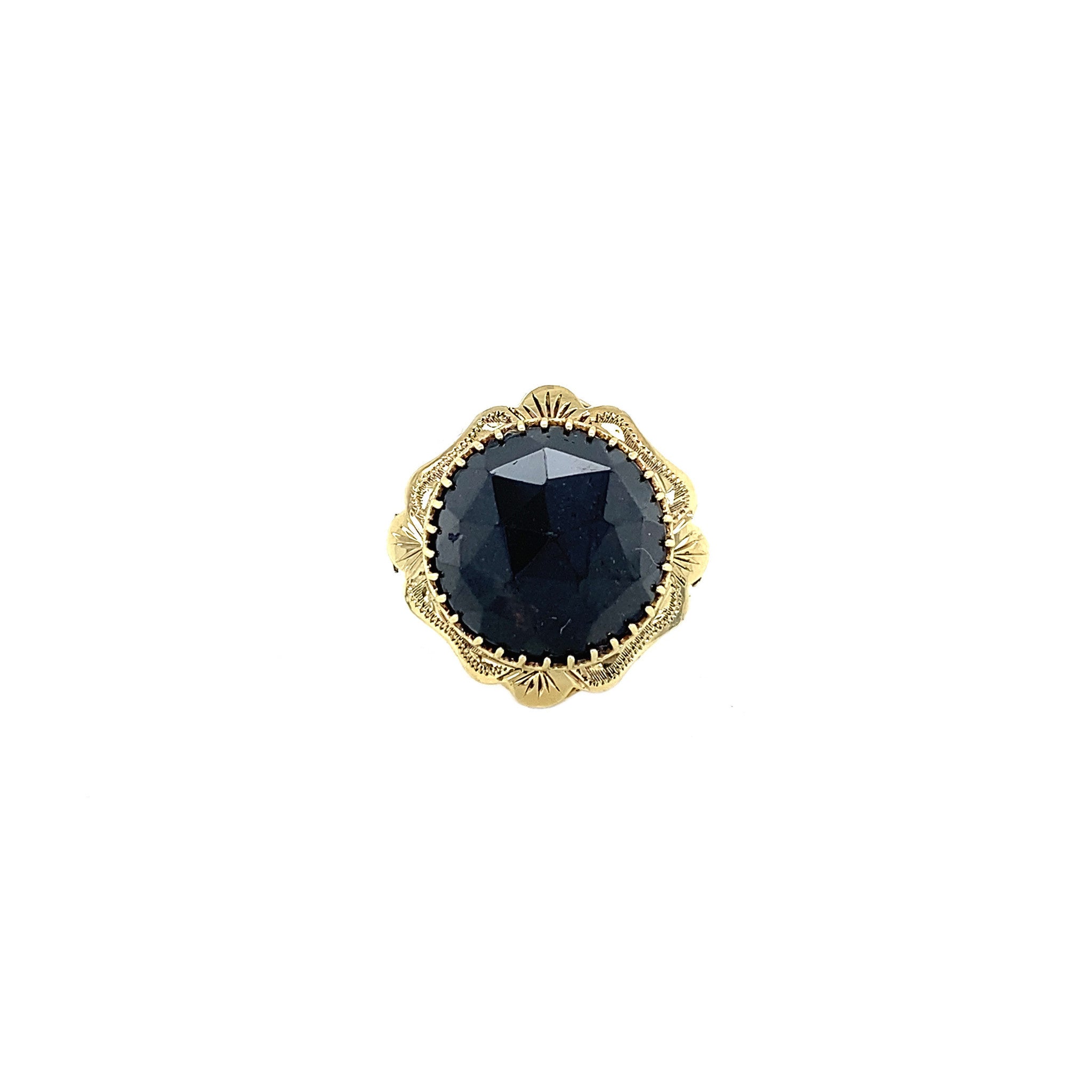 14 kt gold ring with garnet