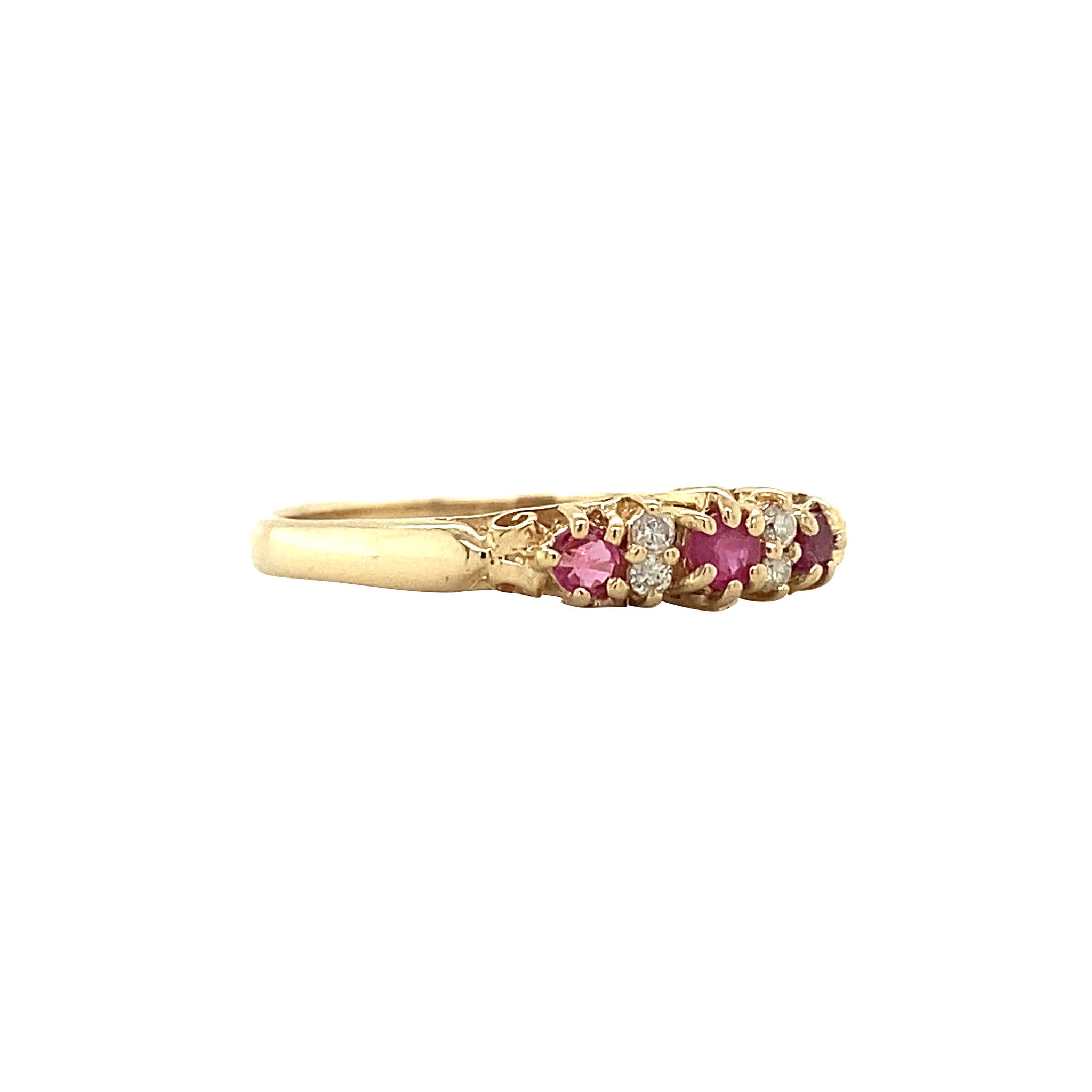 Gouden rijring met natuurlijke robijn en diamant 14 krt