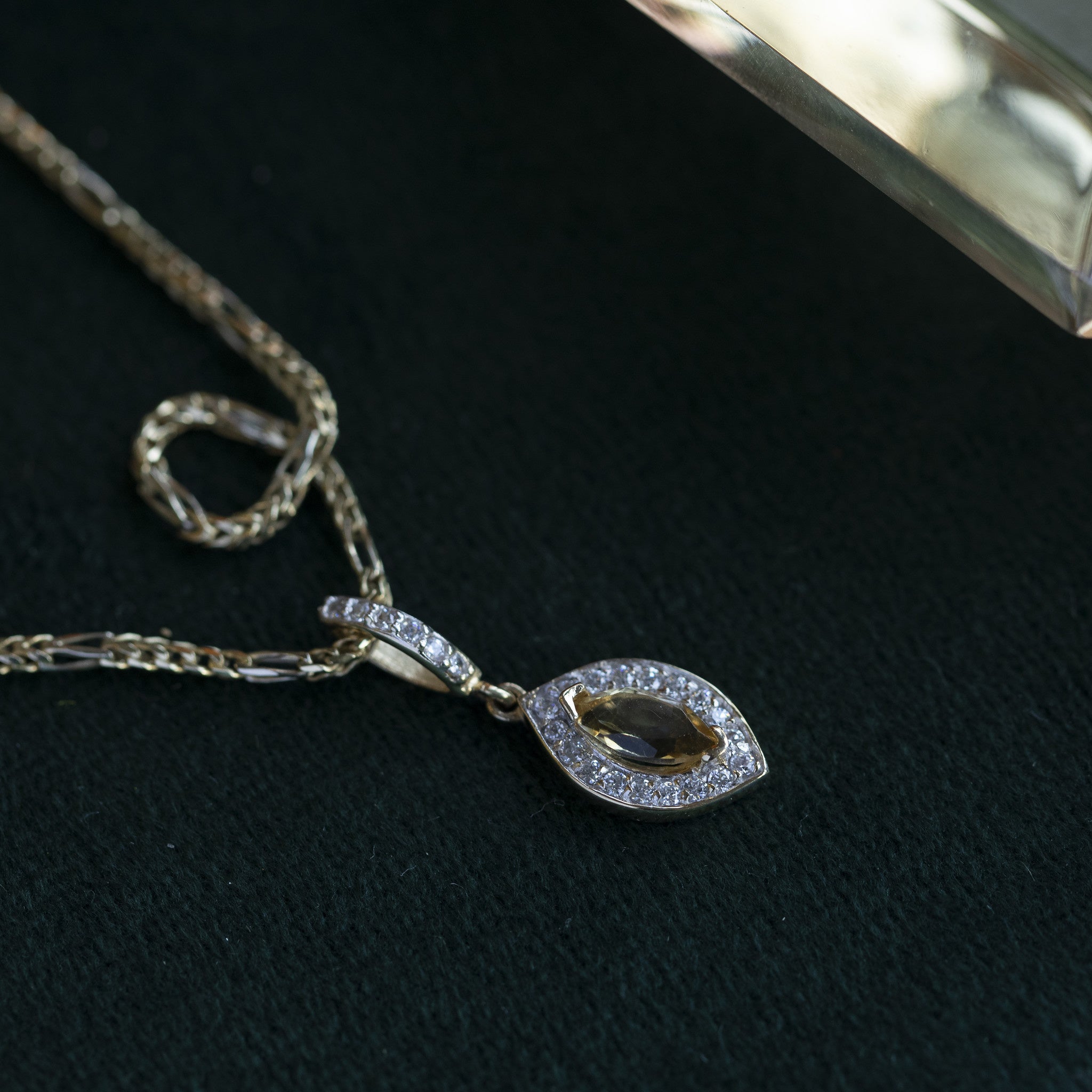 Gouden hanger met zirkonia en citrien 14 krt