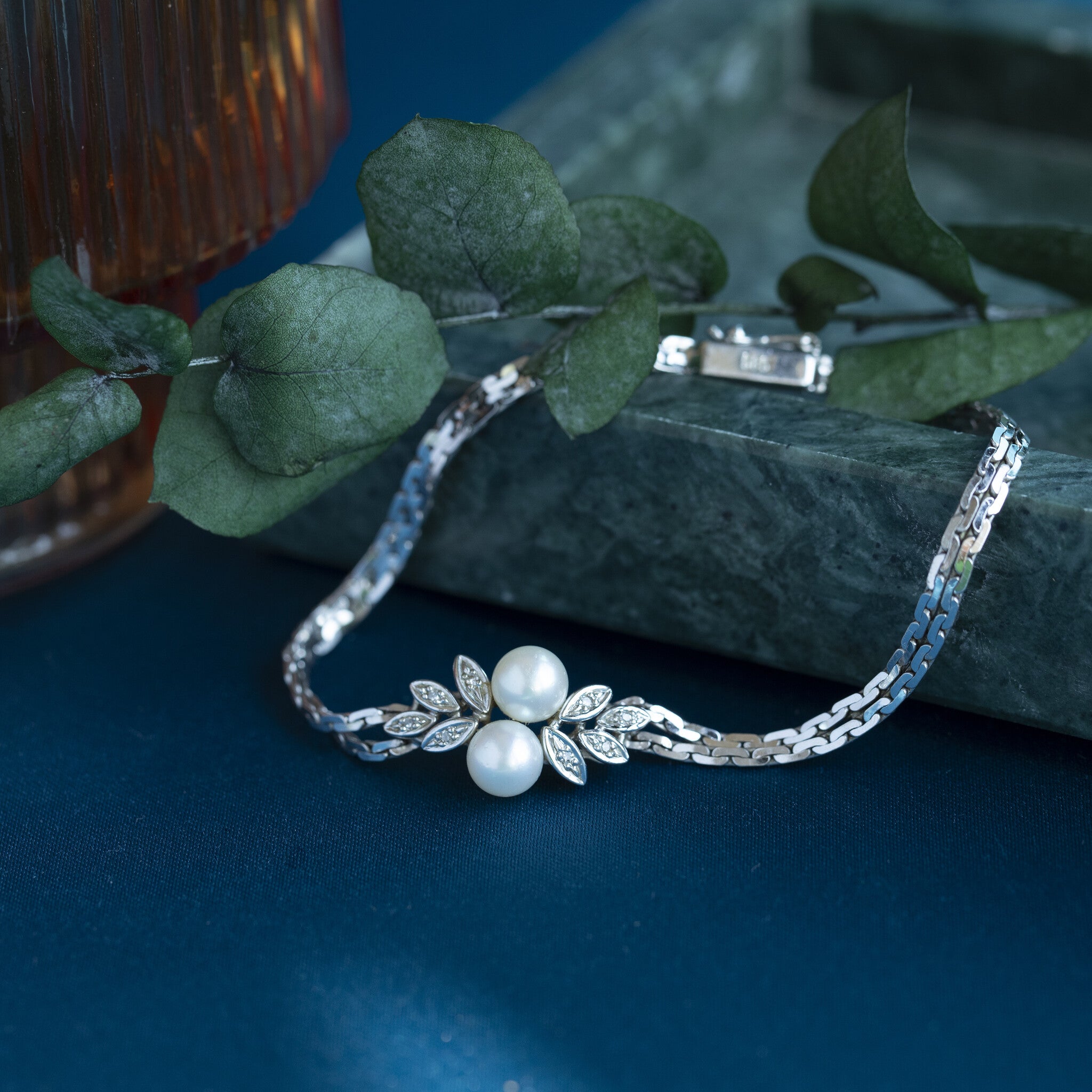 Vintage 14 kt white gold bracelet with diamond and pearl