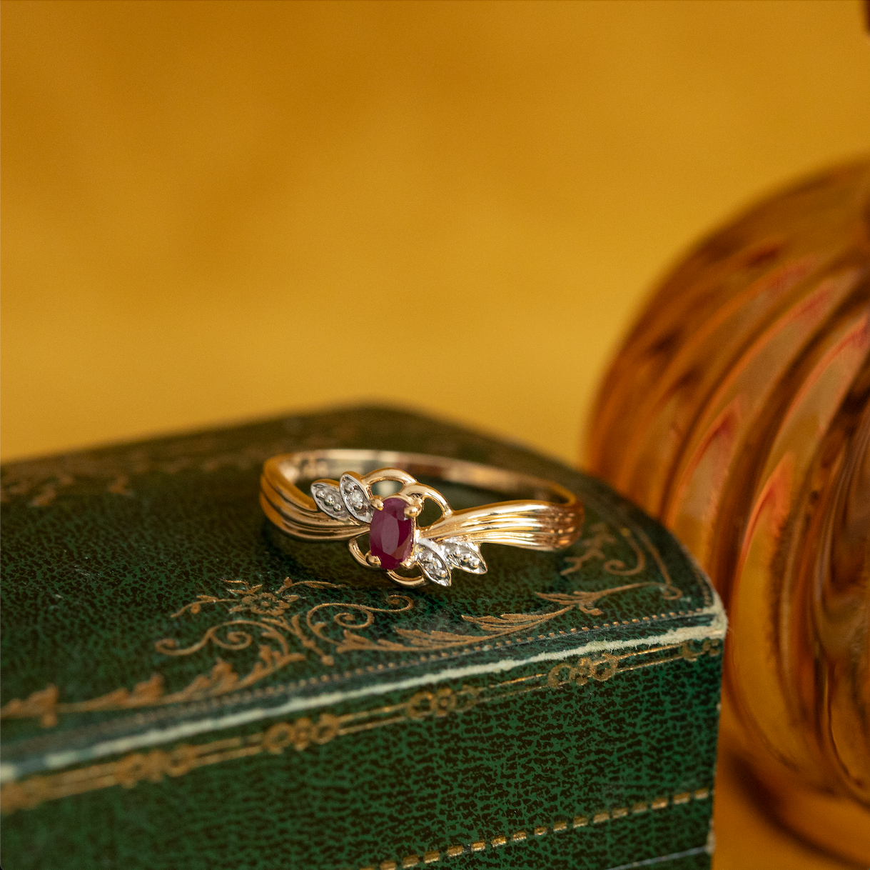 Vintage gold ring with ruby and diamond, 14 kt
