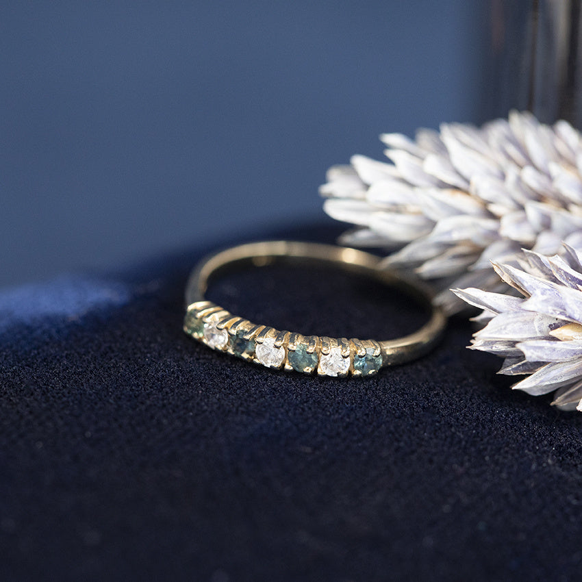 Vintage 14 kt gold row ring with sapphire and zirconia