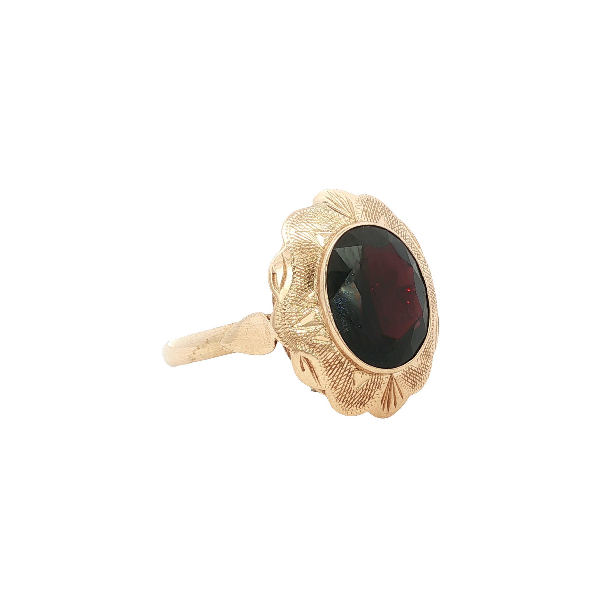 Gold vintage ring with garnet 14 kt
