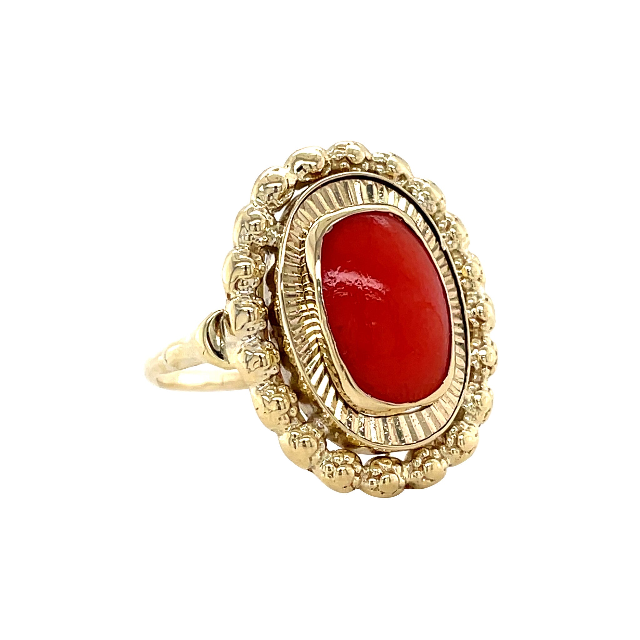 Gouden vintage ring met bloedkoraal 14 krt