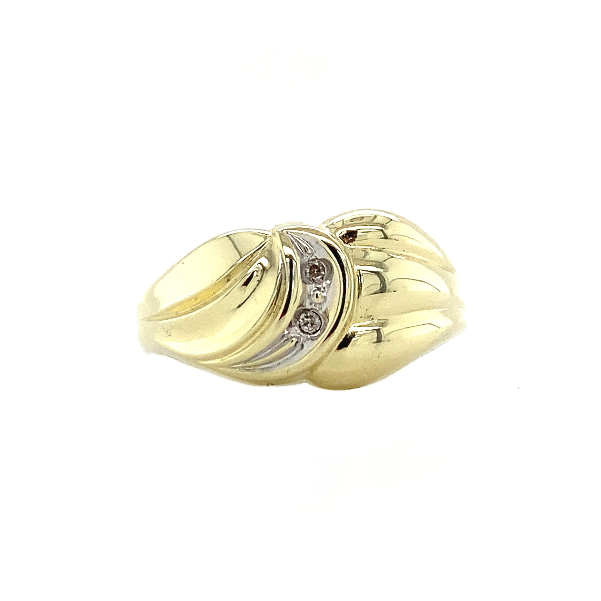 14 kt gold ring with a diamond