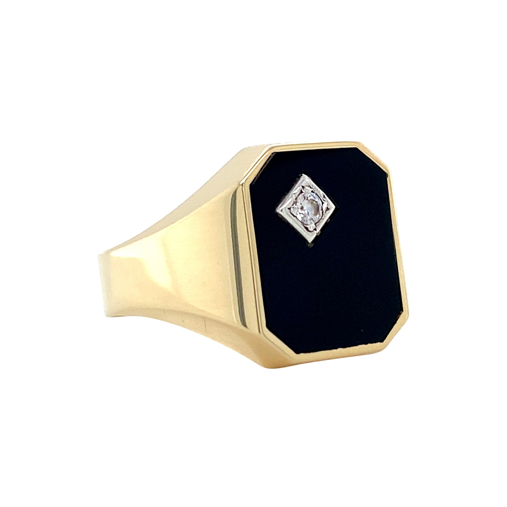 Gold vintage signet ring with onyx and zirconia 14 kt/925