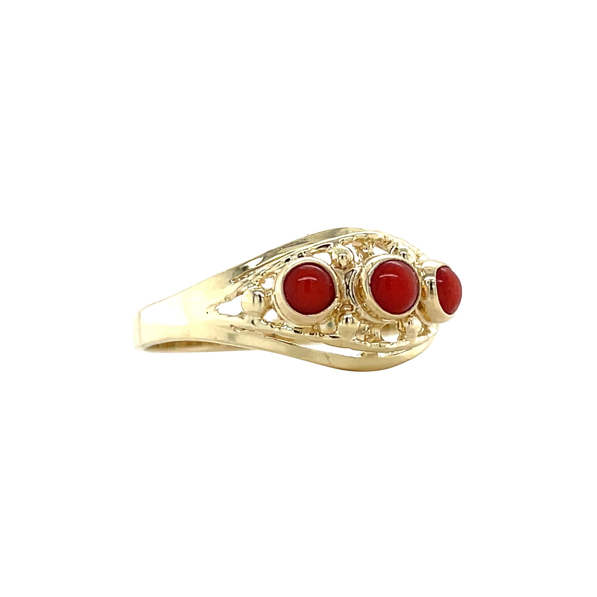 Gouden vintage trigolie ring met bloedkoraal 14 kt