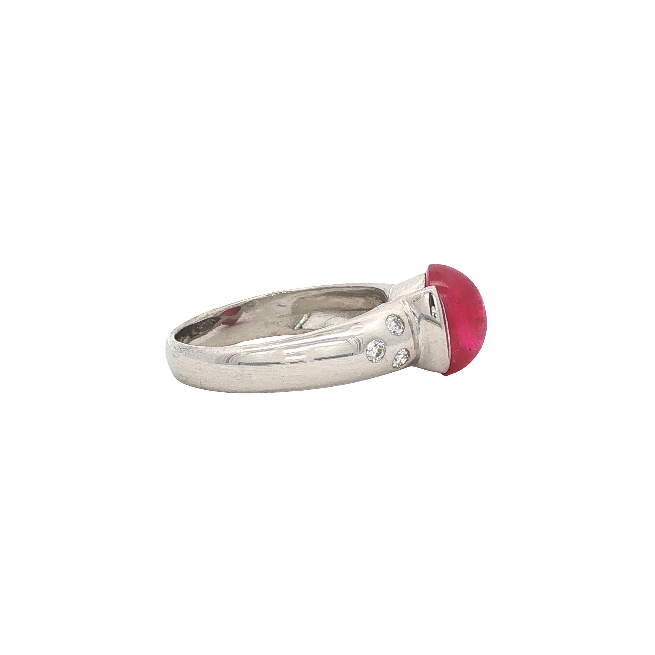 14 kt white gold vintage ring with ruby and diamond