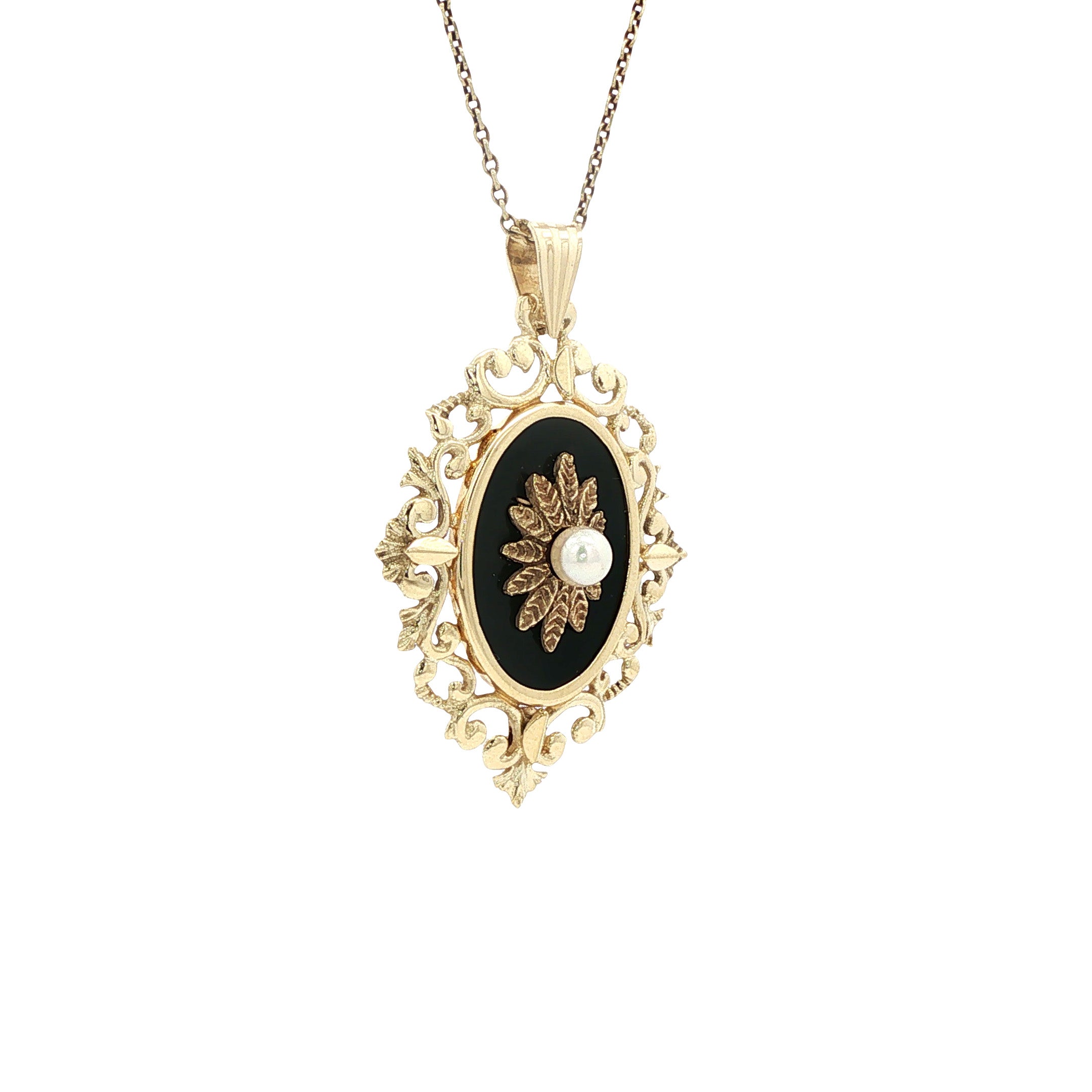 Vintage 14 kt gold pendant with onyx and pearl