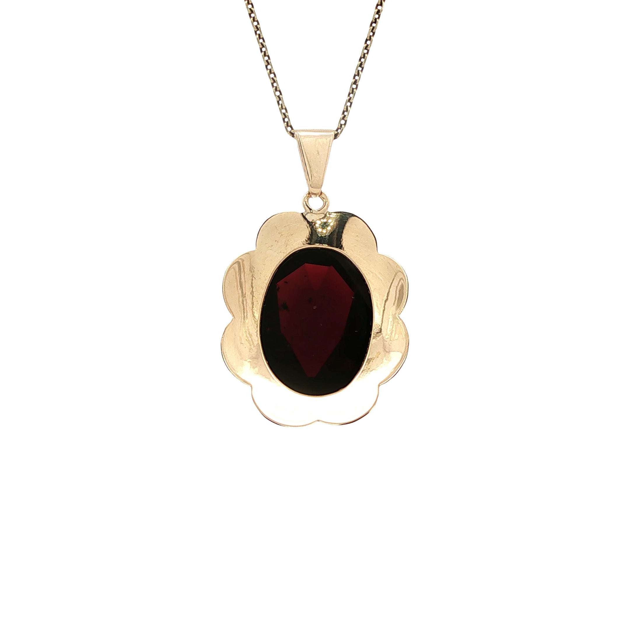 Vintage 14 kt gold pendant with garnet
