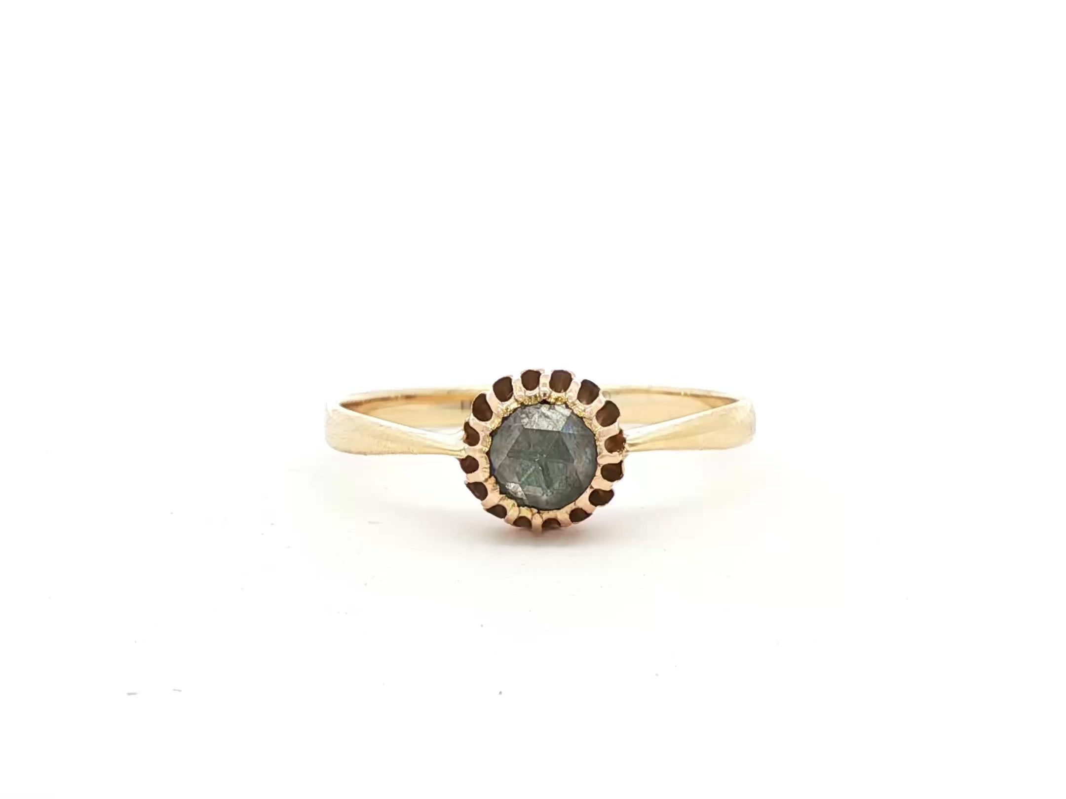ローズ14 Vintage gold ring with rose-cut diamond, 14 kt