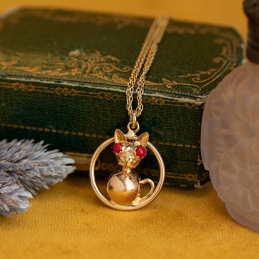 Gouden kat hanger met kleursteen 14 kt