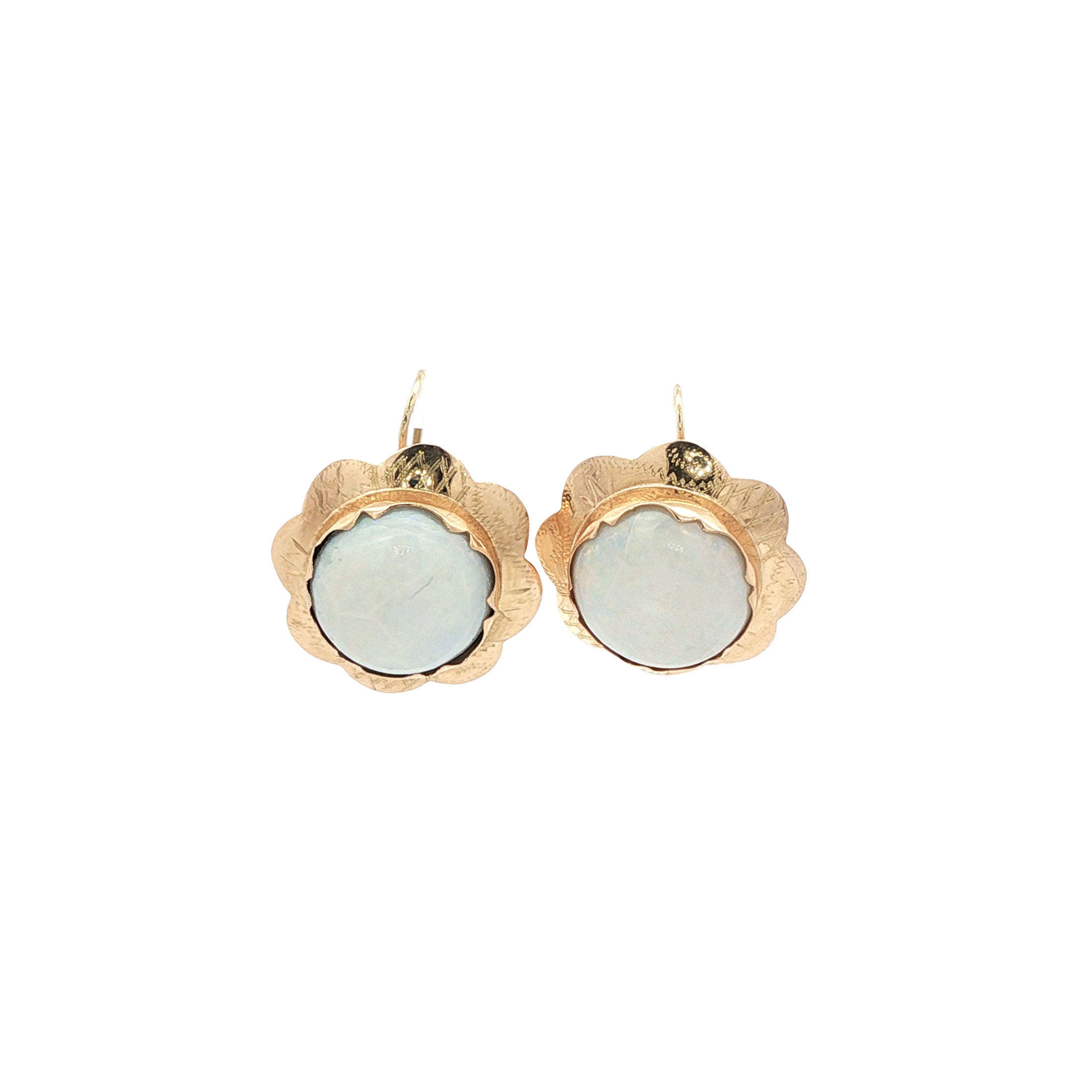 Gouden oorhangers met opaal 14 kt