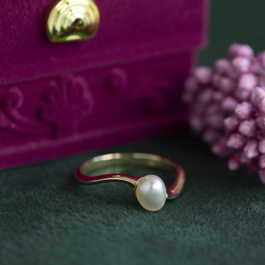 Gouden ring met parel 18 kt