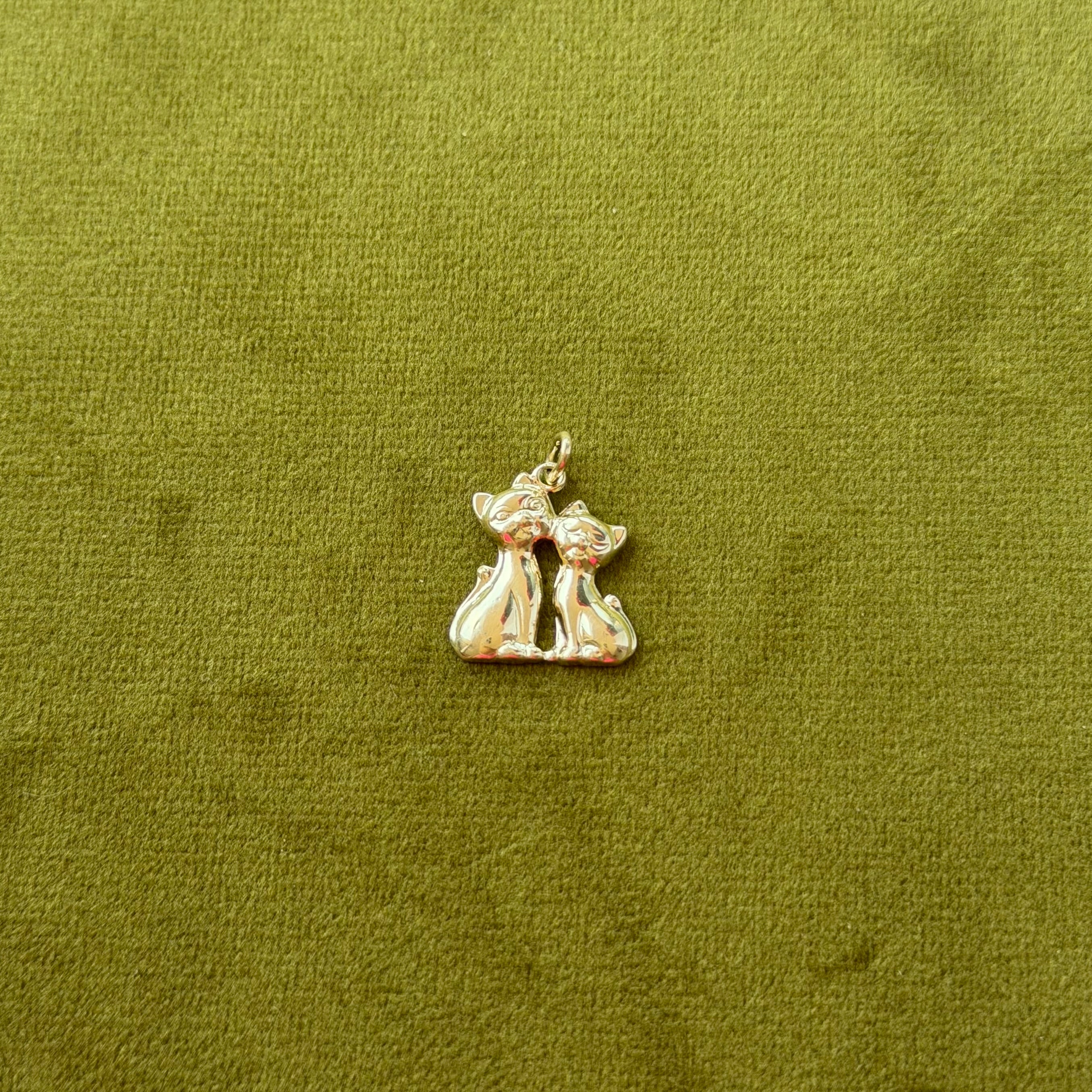 Vintage gold cat pendant 14 kt