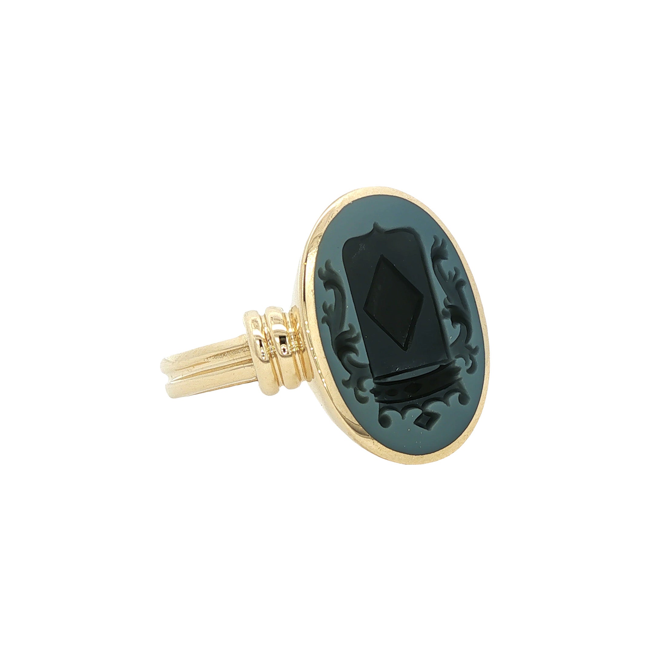 Gouden vintage ring met blauwe laagsteen 14 kt