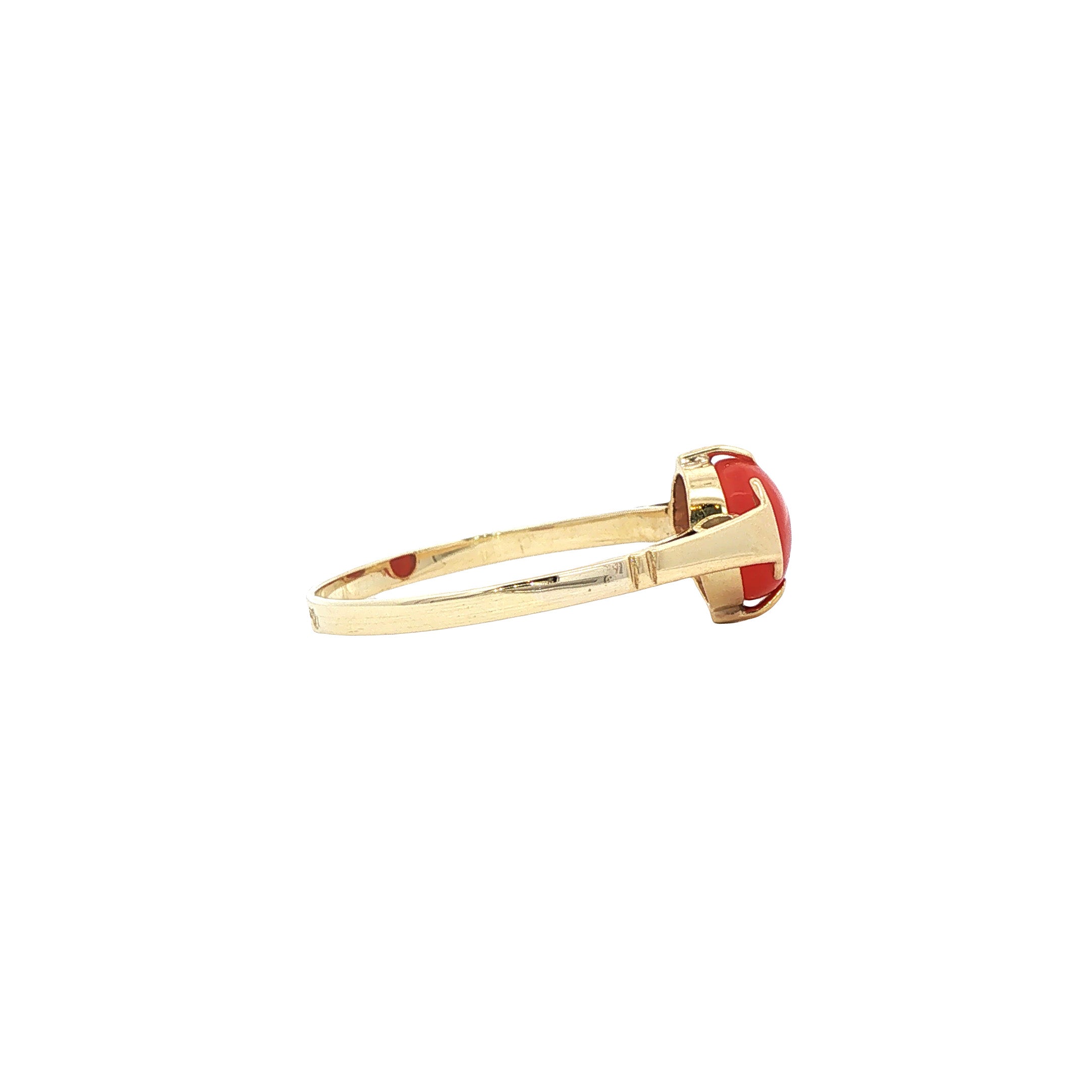 Gouden vintage ring met bloedkoraal 14 kt