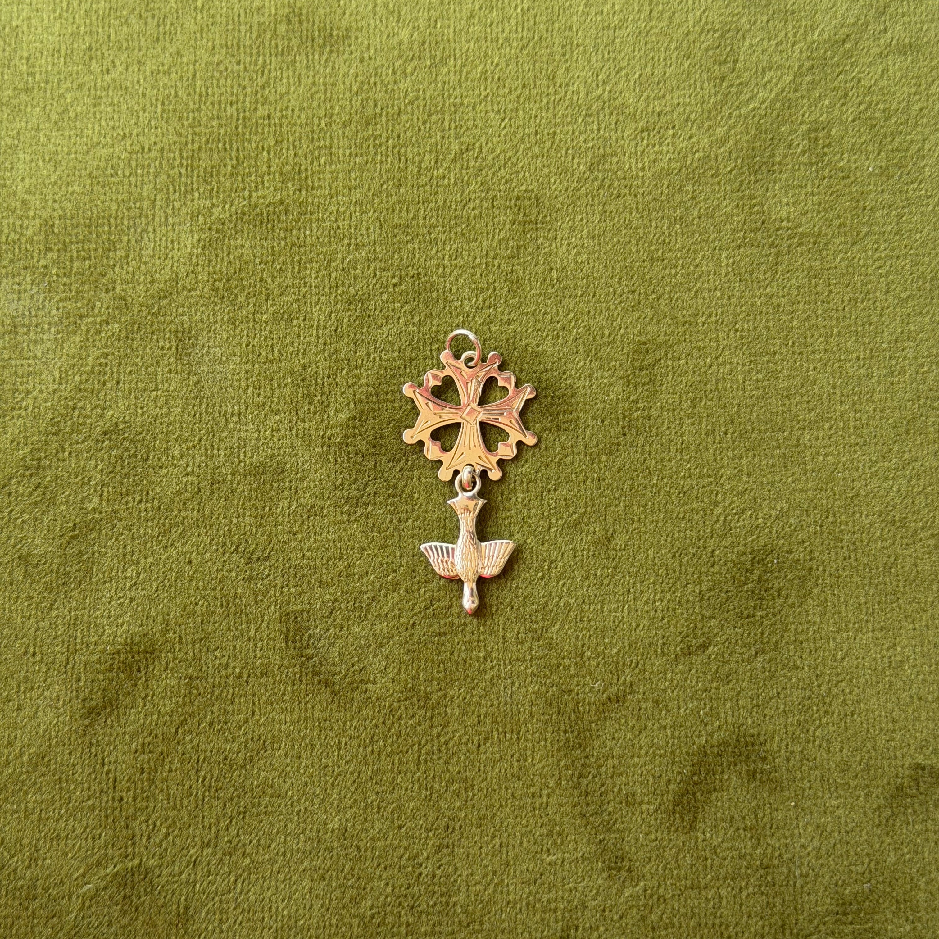 14 kt gold vintage Huguenot cross pendant