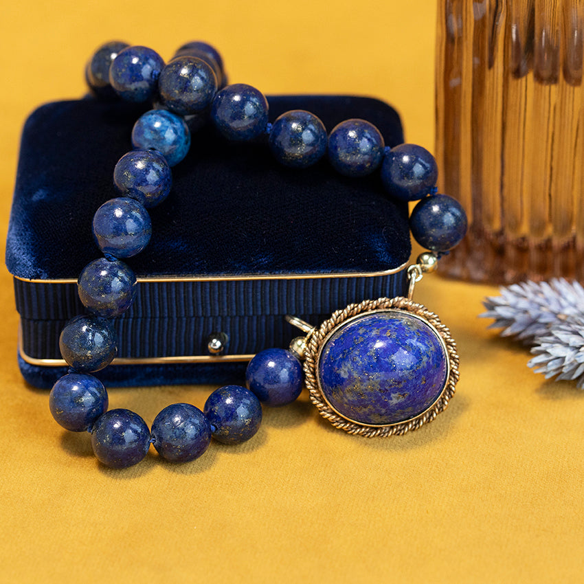 Lapis lazuli necklace with a gold clasp 14 kt
